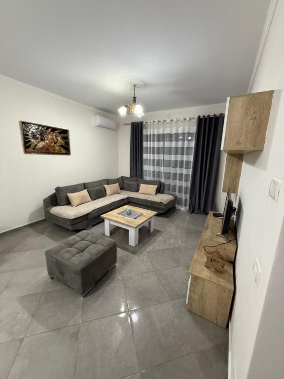 🏢Ne zonen e Astirit,Kompleksi Green City ,jepet me qera apartament 1+1,i mobiluar 550 Euro