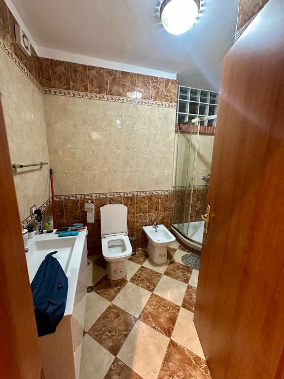 Tirane, apartment 1+1+Balcony for rent Floor 5, 70 m² 670 € (Milto Tutulani Street)
