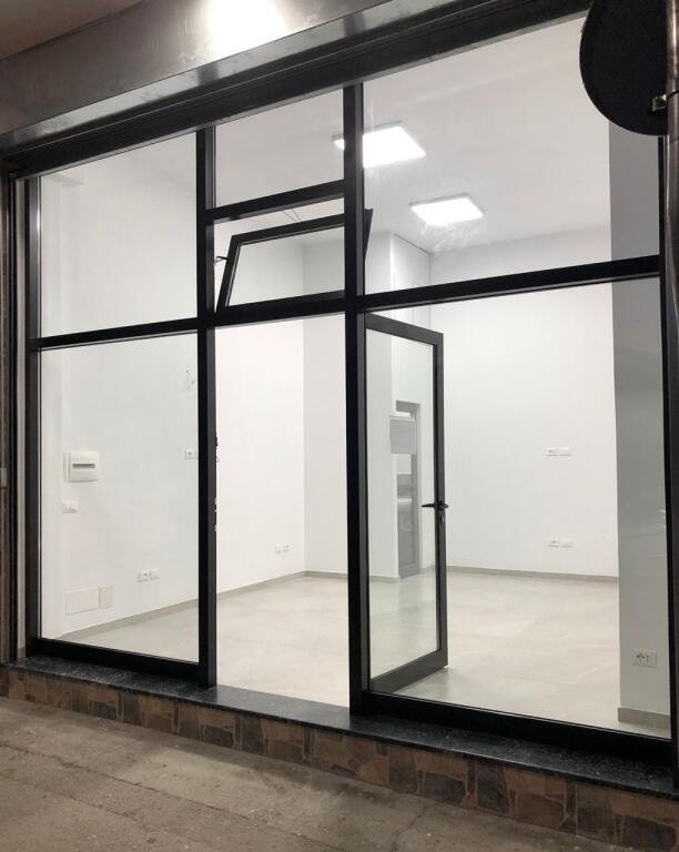 📢 Jepet me Qira Ambient Biznesi – 21 m², Selvia