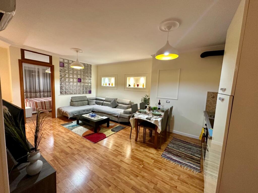 Tirane, apartment 1+1+Balcony for rent Floor 5, 70 m² 670 € (Milto Tutulani Street)
