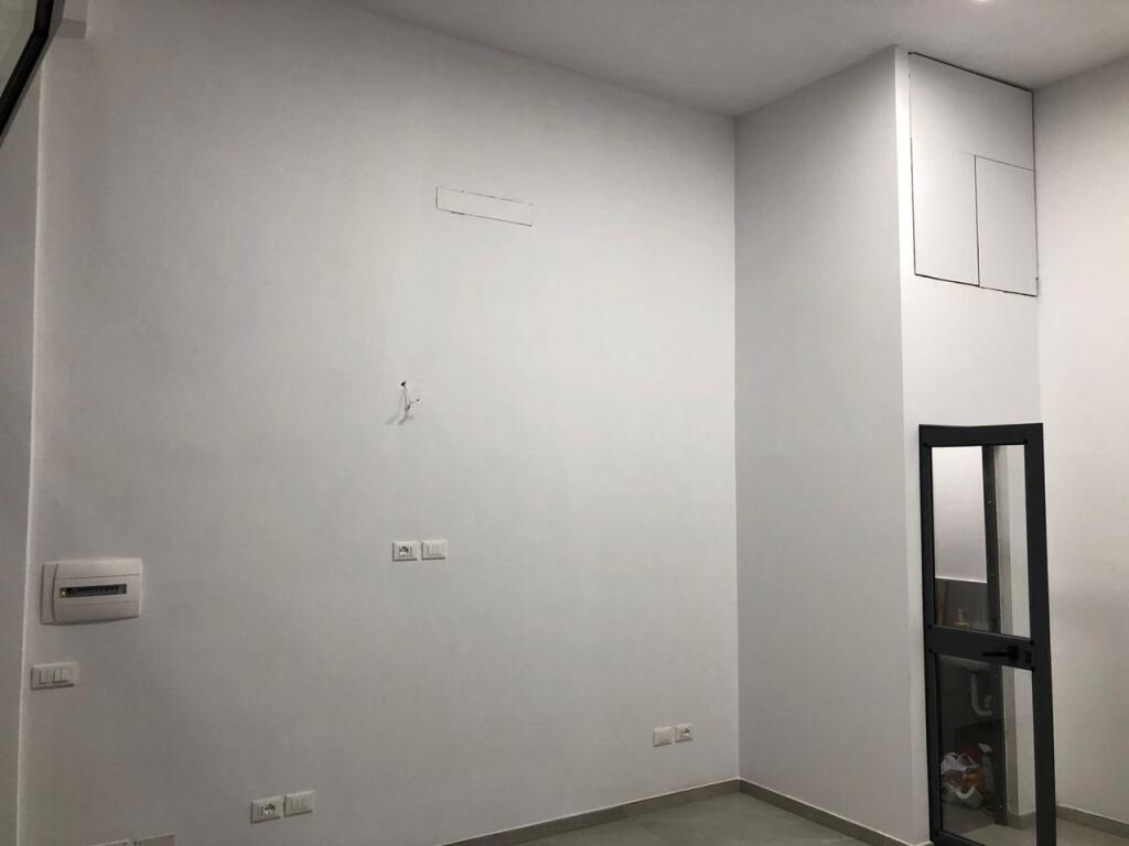 📢 Jepet me Qira Ambient Biznesi – 21 m², Selvia