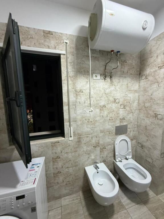 🏢Ne zonen e Astirit,Kompleksi Green City ,jepet me qera apartament 1+1,i mobiluar 550 Euro