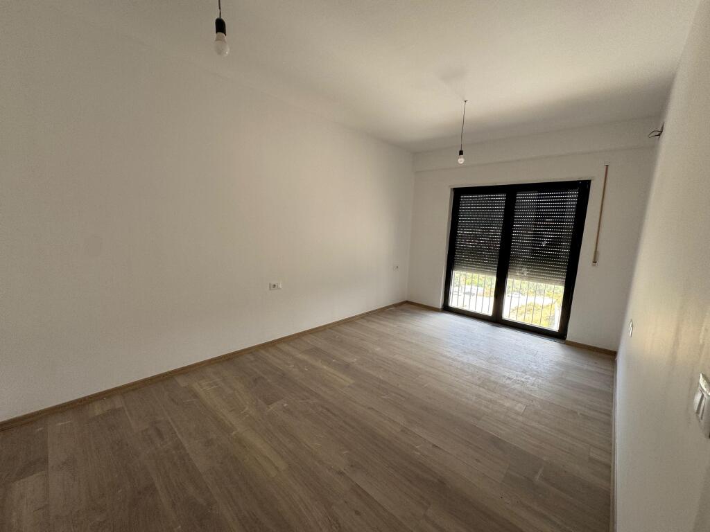 Shitet Apartament 2+1+2 Kodra e diellit