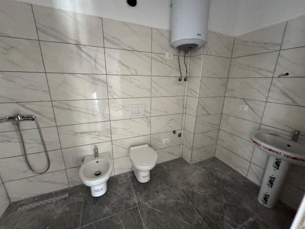 Shitet Apartament 2+1+2 Kodra e diellit