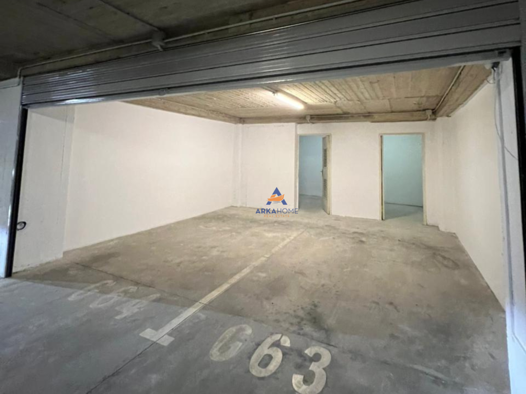 LOCALE IN AFFITTO 50.1M2 "UNAZA E RE" 350 EURO (TRATTABILE).