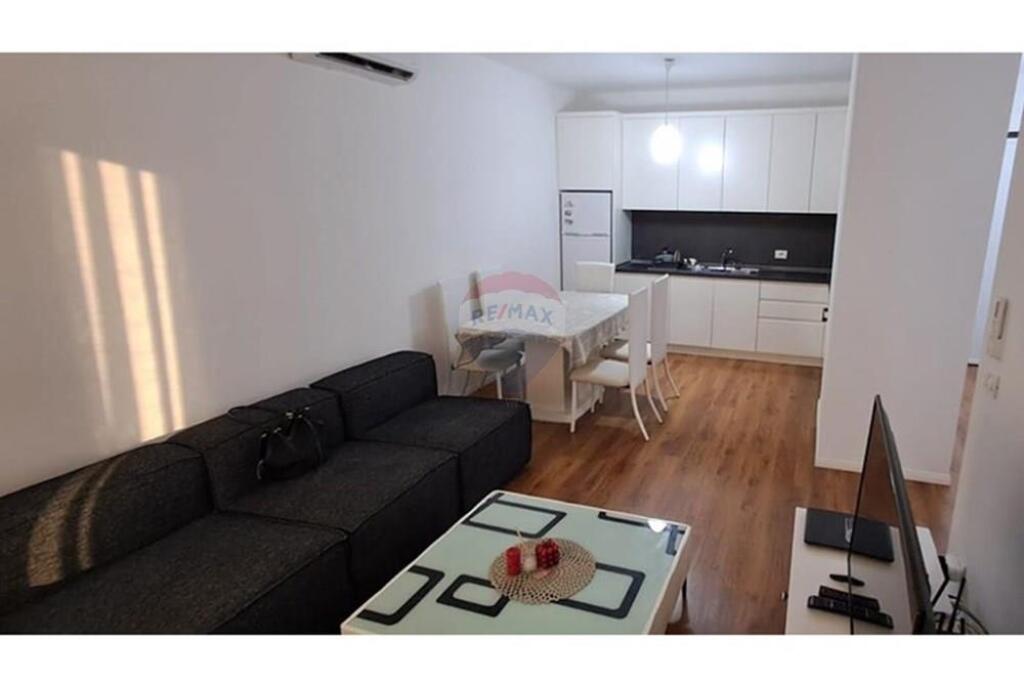 2+1 apartment for rent at the EGLO building in Astir.