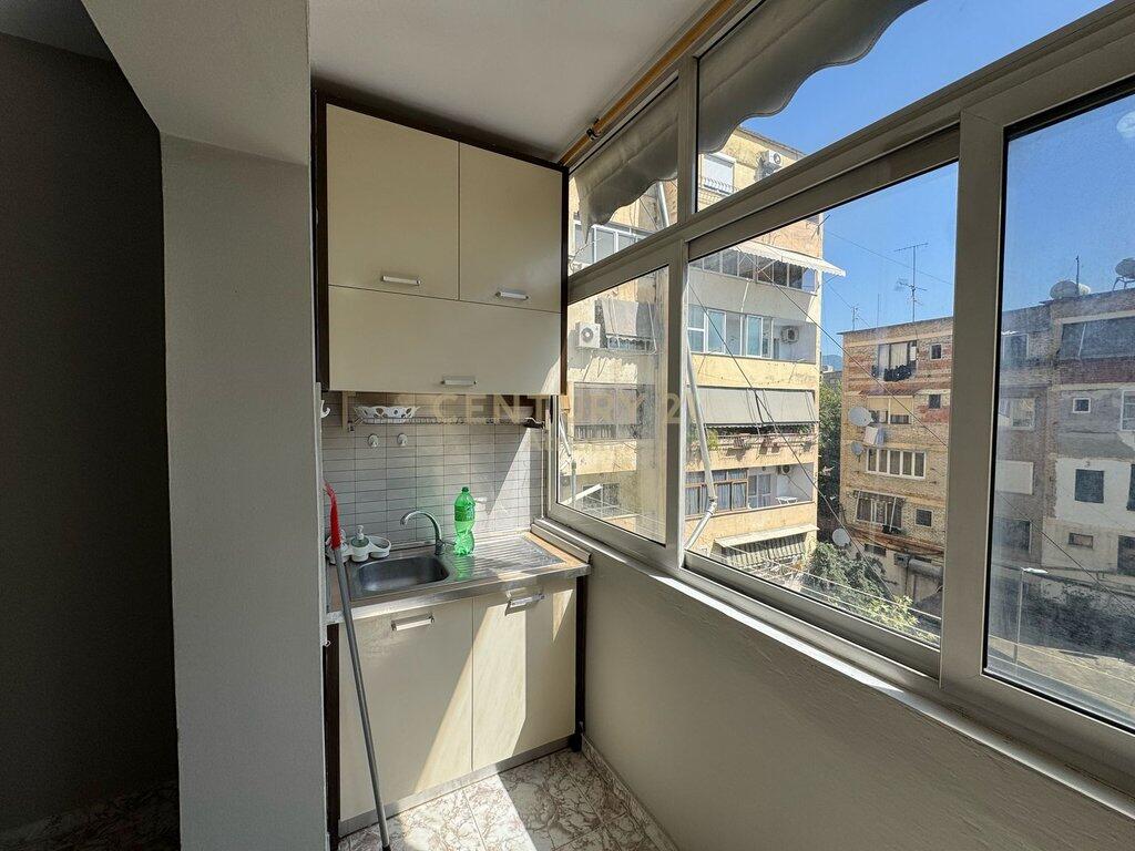 SHITET APARTAMENT 1+1 NE ZONEN E BRRYLIT !!