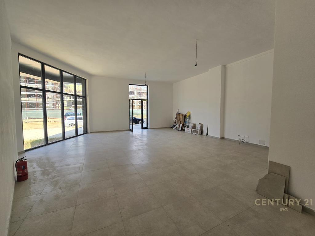 🏢 Commercial Space for Rent | Bulevardi i Ri, Tirana