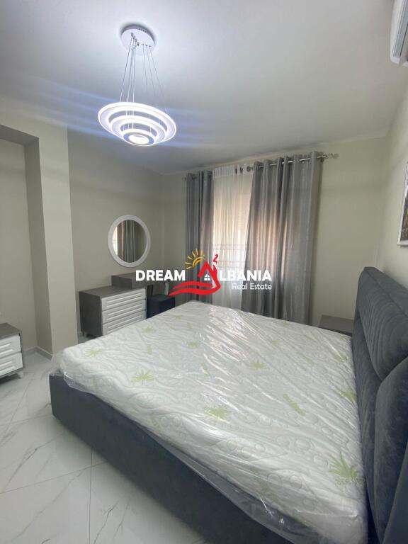 Jepet me qera apartament 2+1 prane rruges Mine Peza (42214800)
