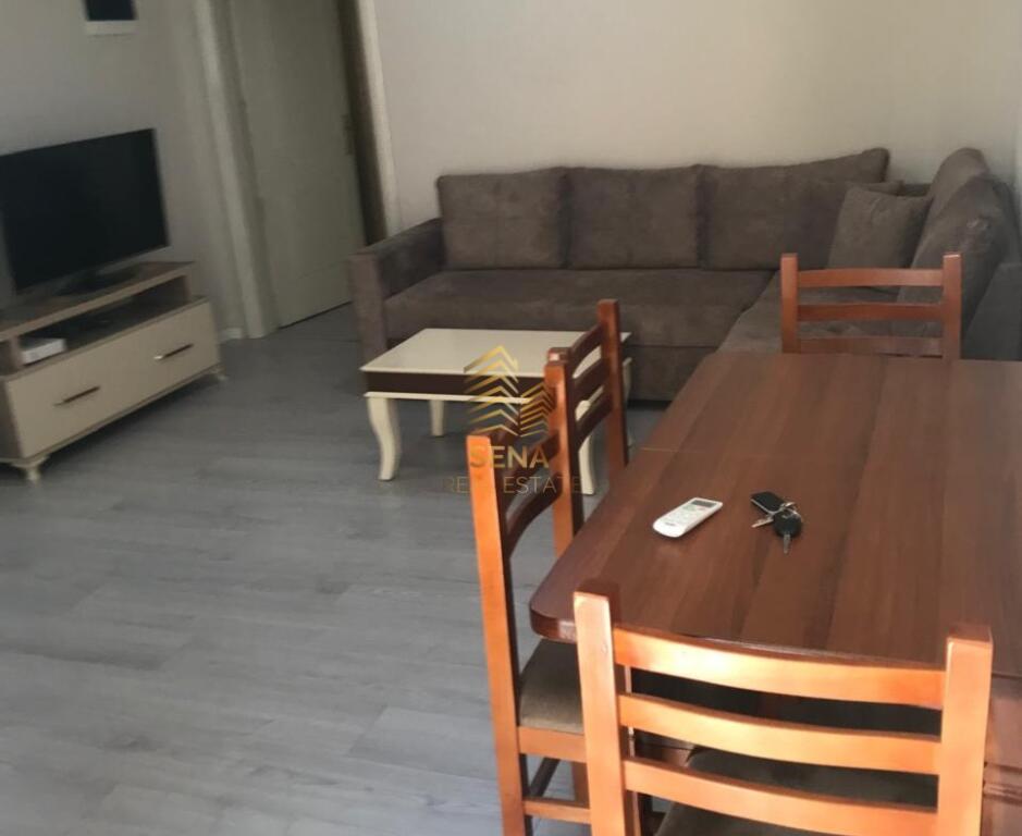 In Affitto, Appartamento 1+1, Qytet Studenti, 400 Euro/Mese (Solo per stranieri)