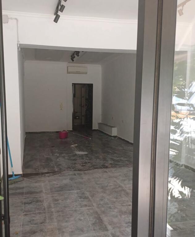 NEGOZIO IN AFFITTO 45 M2 CITTÀ STUDENTI 50.000 LEKE