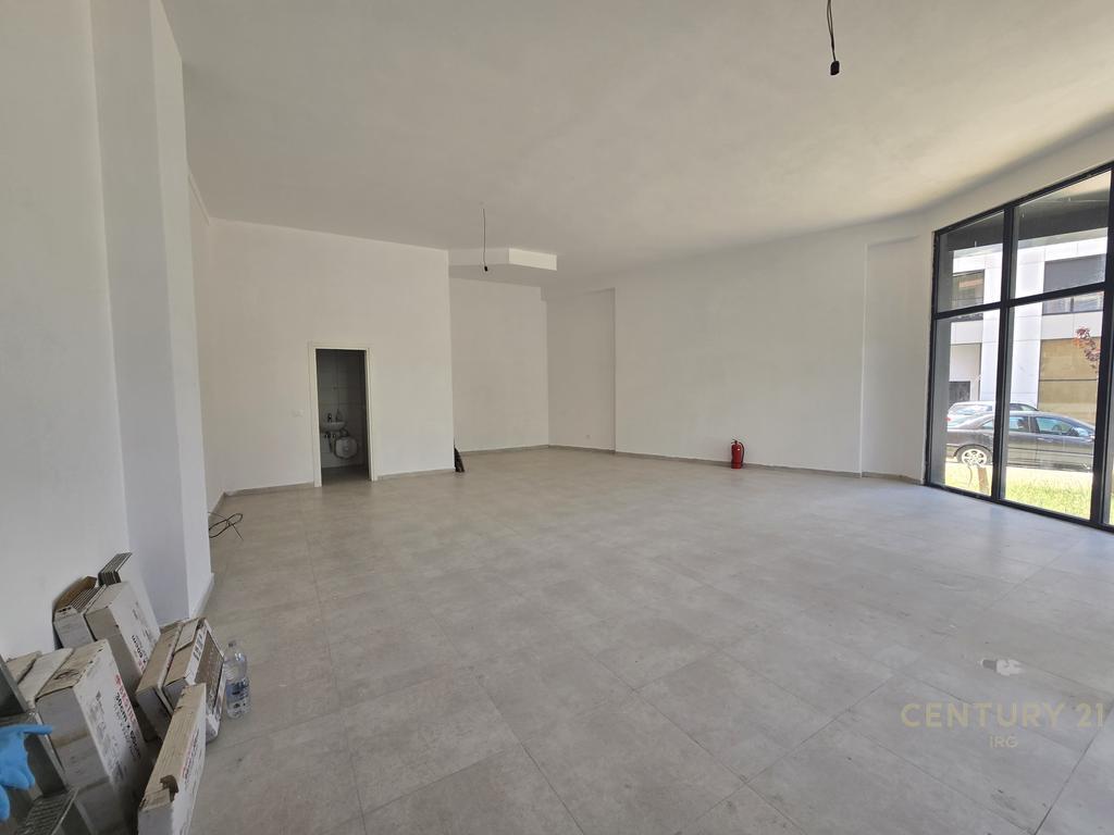 🏢 Commercial Space for Rent | Bulevardi i Ri, Tirana