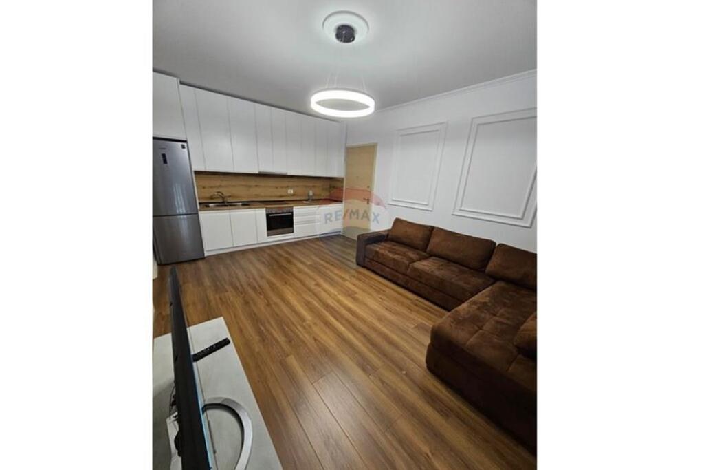 Apartament 1+1 me qira Mine Peza.