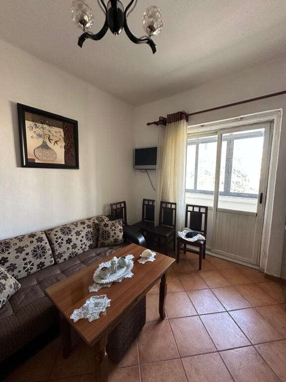 Studio apartment for rent at Zogu i Zi (300 Euro)