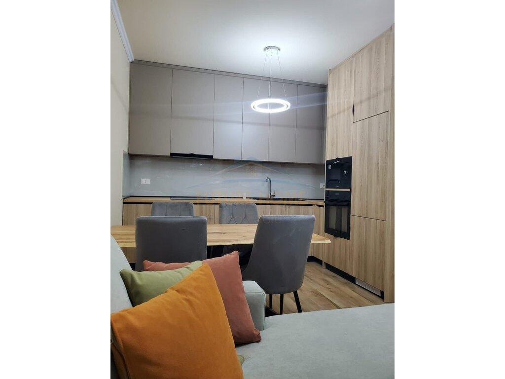 Affitto, Appartamento 1+1+Posto Auto, Lago Secco, Tirana. 1.000 €