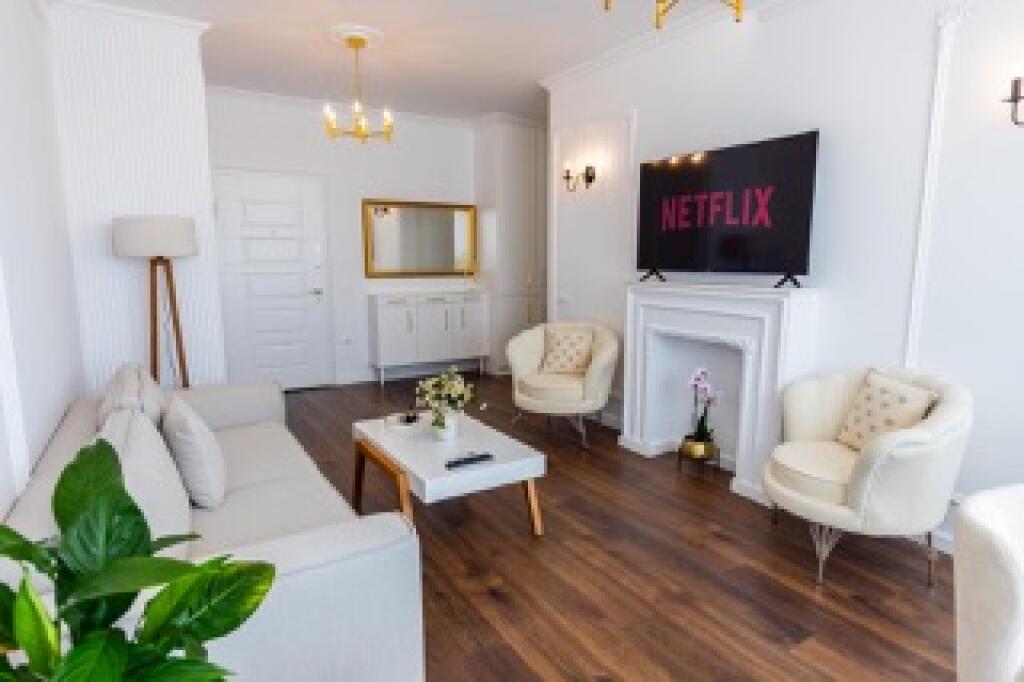 Affittasi 1+1 moderno presso villa L a 550€