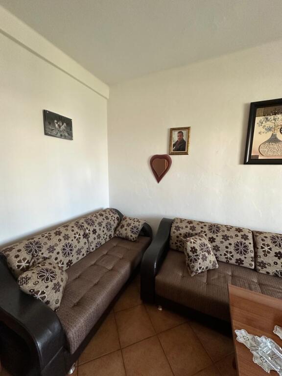 Studio apartment for rent at Zogu i Zi (300 Euro)