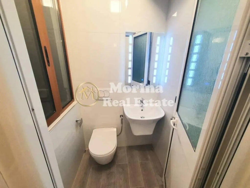 Studio apartment for rent 280 euros in Xhamllik
