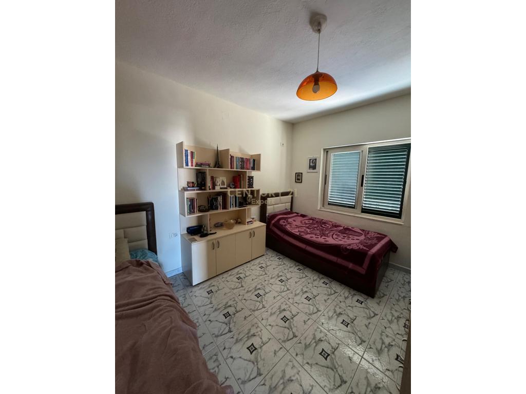 SHITET APARTAMENT 2+1 NE RRUGEN FORTUZI