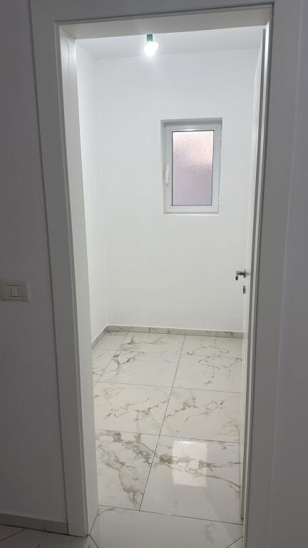 Scuola Bajram Curri Casa 2+1 in Affitto Più Parcheggio