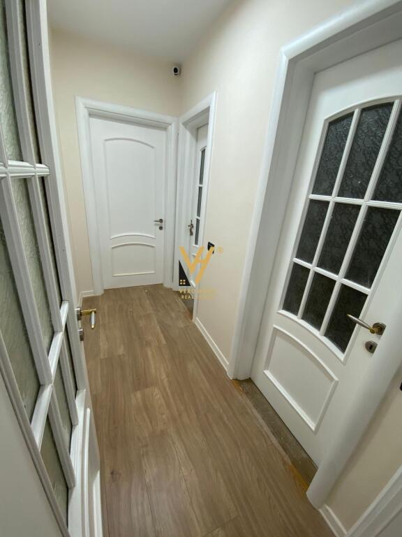 UFFICIO 180 M2 IN AFFITTO IN VIA KAVAJA 1.850 EURO