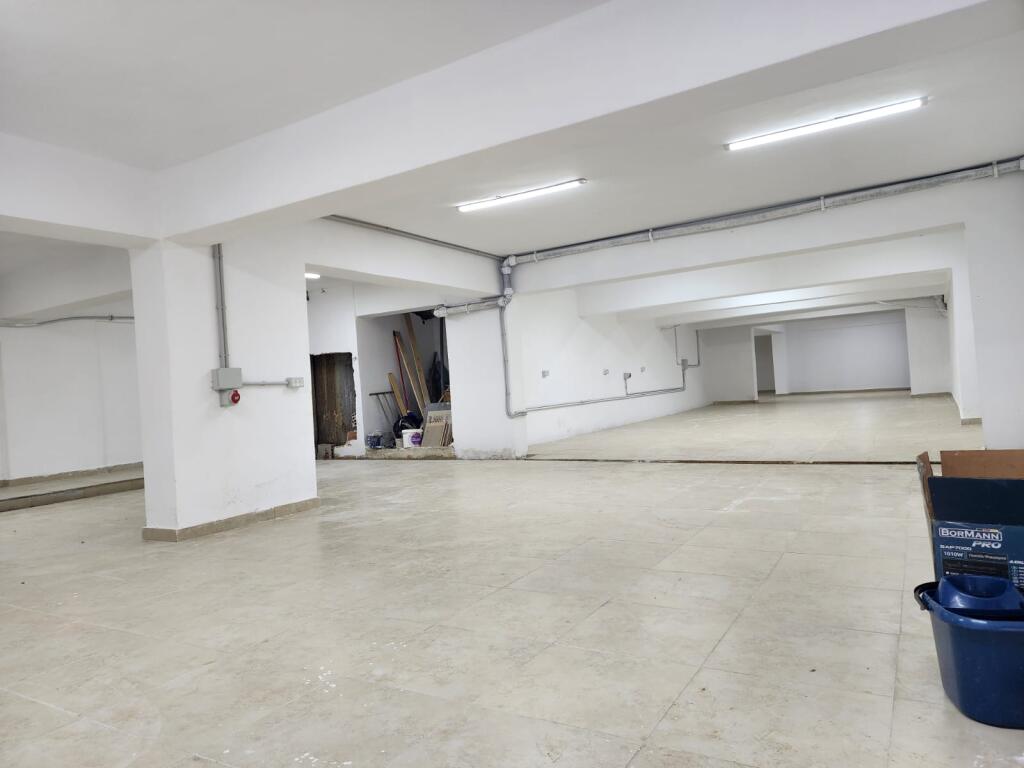 BUSINESS PREMISES FOR RENT 340 M2 YZBERISHT 1,300 EURO