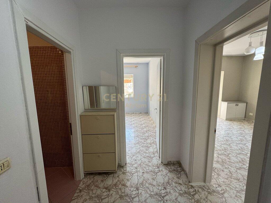 SHITET APARTAMENT 1+1 NE ZONEN E BRRYLIT !!