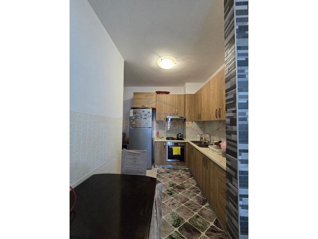 Shitet Apartament 2+1, Fusha e Aviacionit