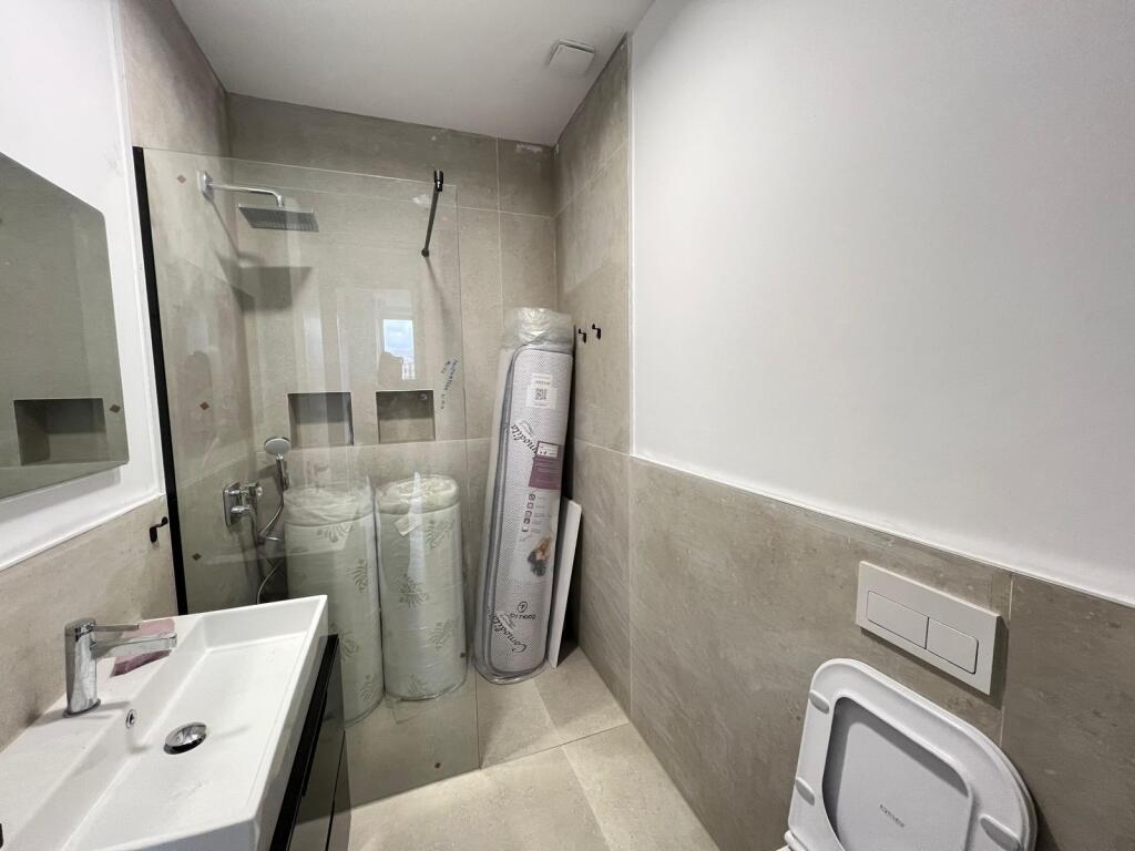 🏡 Jepet me Qira Apartament 2+1+2 + Post Parkimi – Forest Residence, Liqeni i Thatë 💰 Çmimi: 1,350 €/muaj