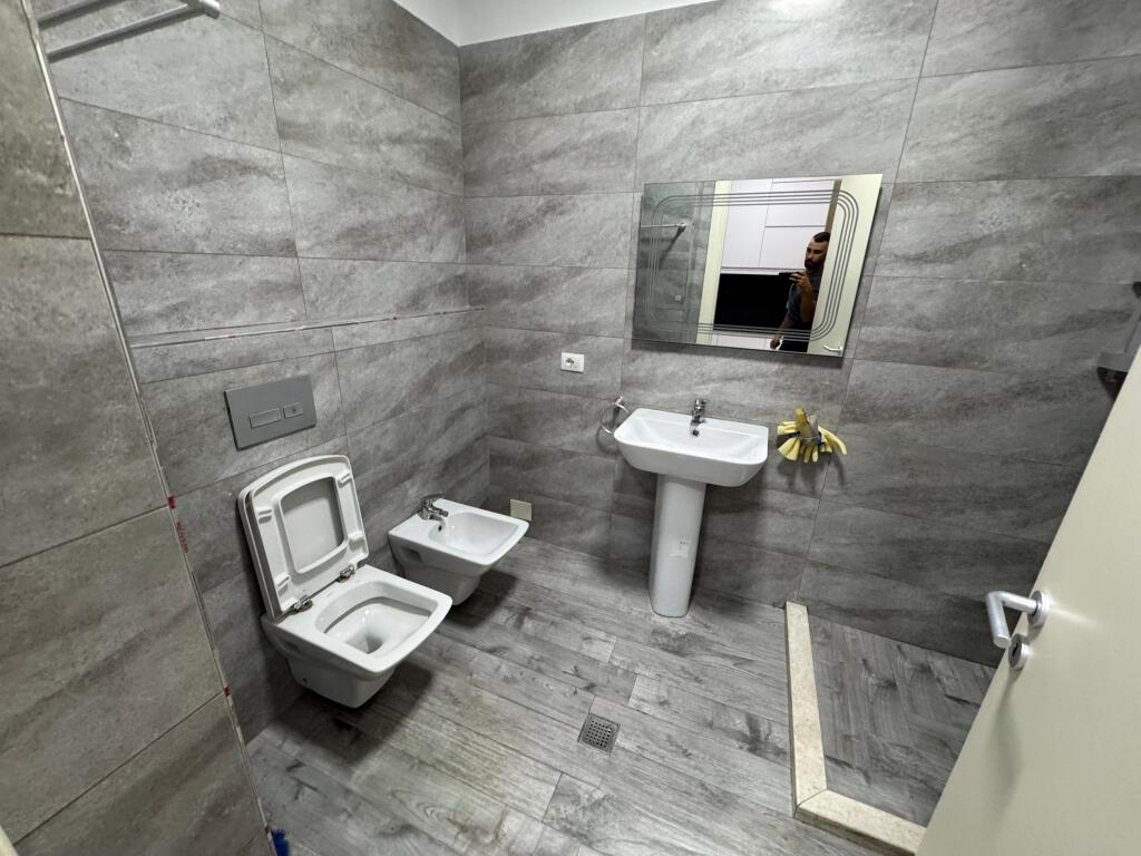 Jepet me qera Apartament 1+1, Mine Peza