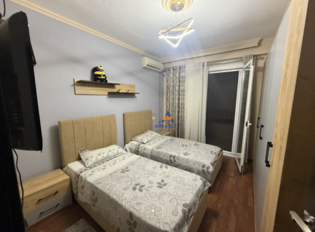 AFFITTASI APPARTAMENTO 2+1+ANNESSO+BALCONE " NUOVO ANELLO " 600 EURO.