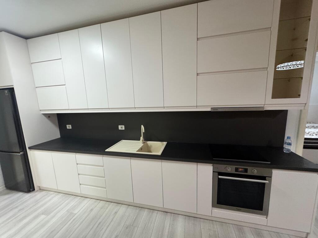 Jepet me qera Apartament 1+1, Mine Peza