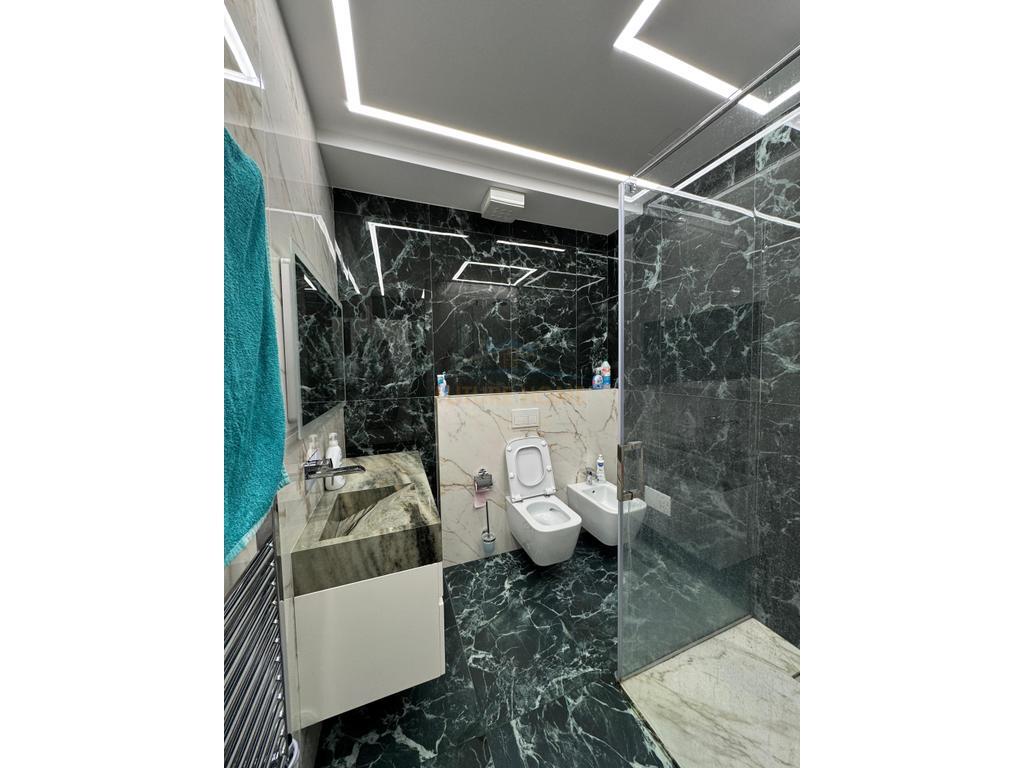 Shitet Apartament 2+1+Post Parkimi, Kodra e Diellit