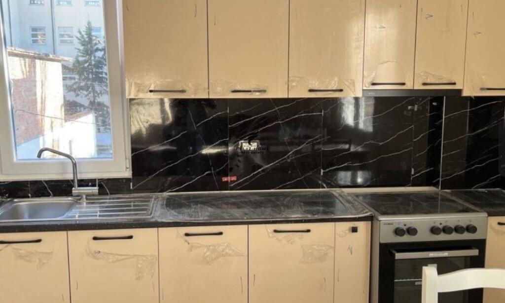 APARTAMENT ME QERA 1+1 RRUGA DIBRES 400 EURO