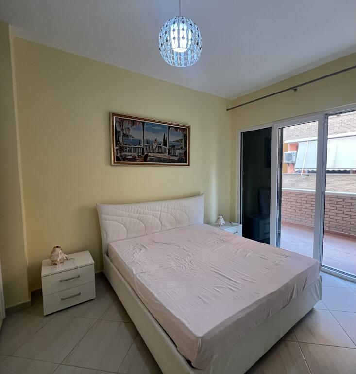 Apartament me qira 2+1 Liqeni i thate pa malore