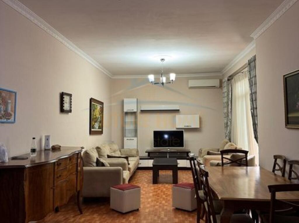 Qera, Apartament 2+1, Fresk, Tiranë.