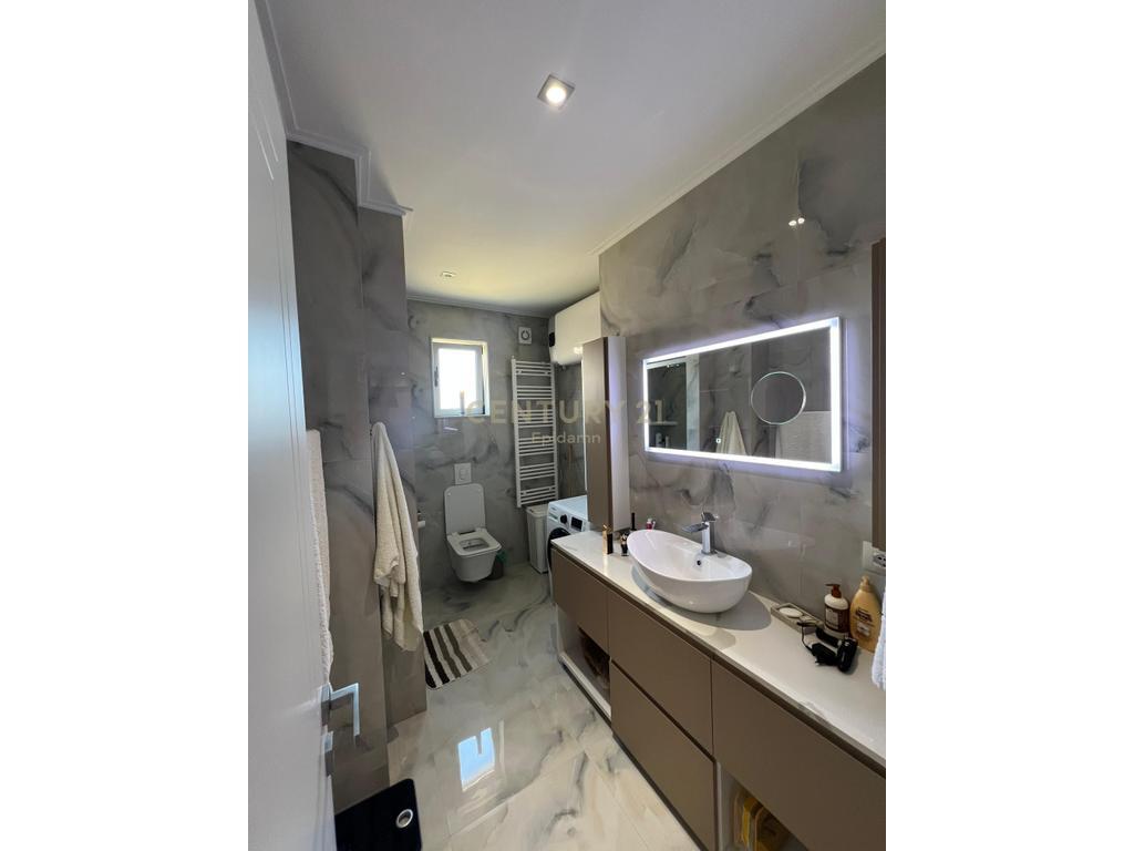 FOR RENT APARTMENT 3+1+ PARKING SPACE NEAR THE VILA SE ZOGUT!