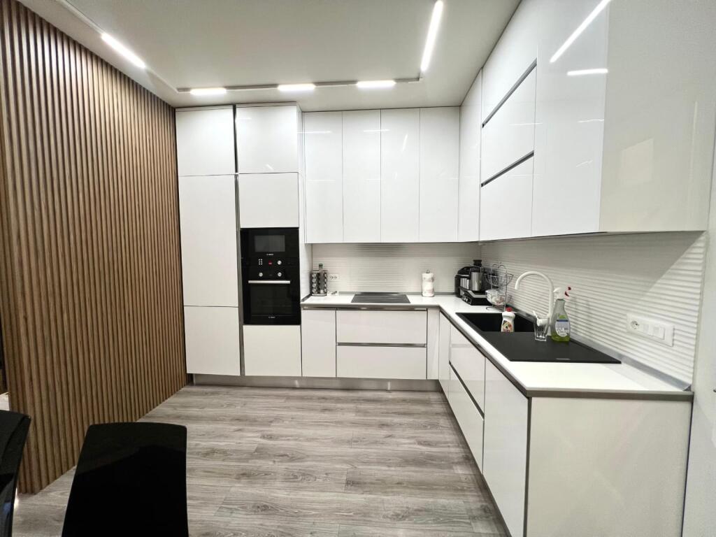 IN VENDITA APPARTAMENTO 3+1+2+BALCONE – COMPLESSO KIKA 2, COMUNE DI PARIGI