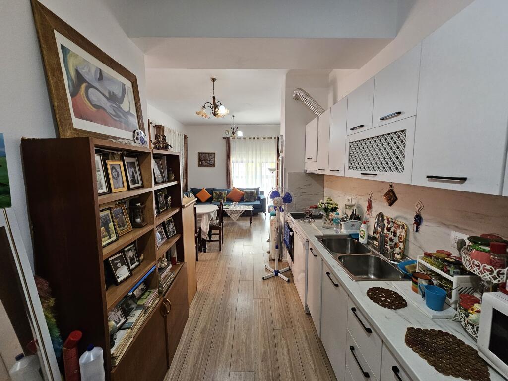 Apartament 2+1 ne shitje, Ali Demi