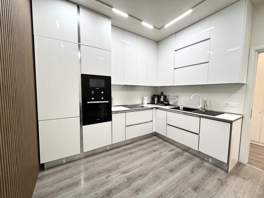 IN VENDITA APPARTAMENTO 3+1+2+BALCONE – COMPLESSO KIKA 2, COMUNE DI PARIGI
