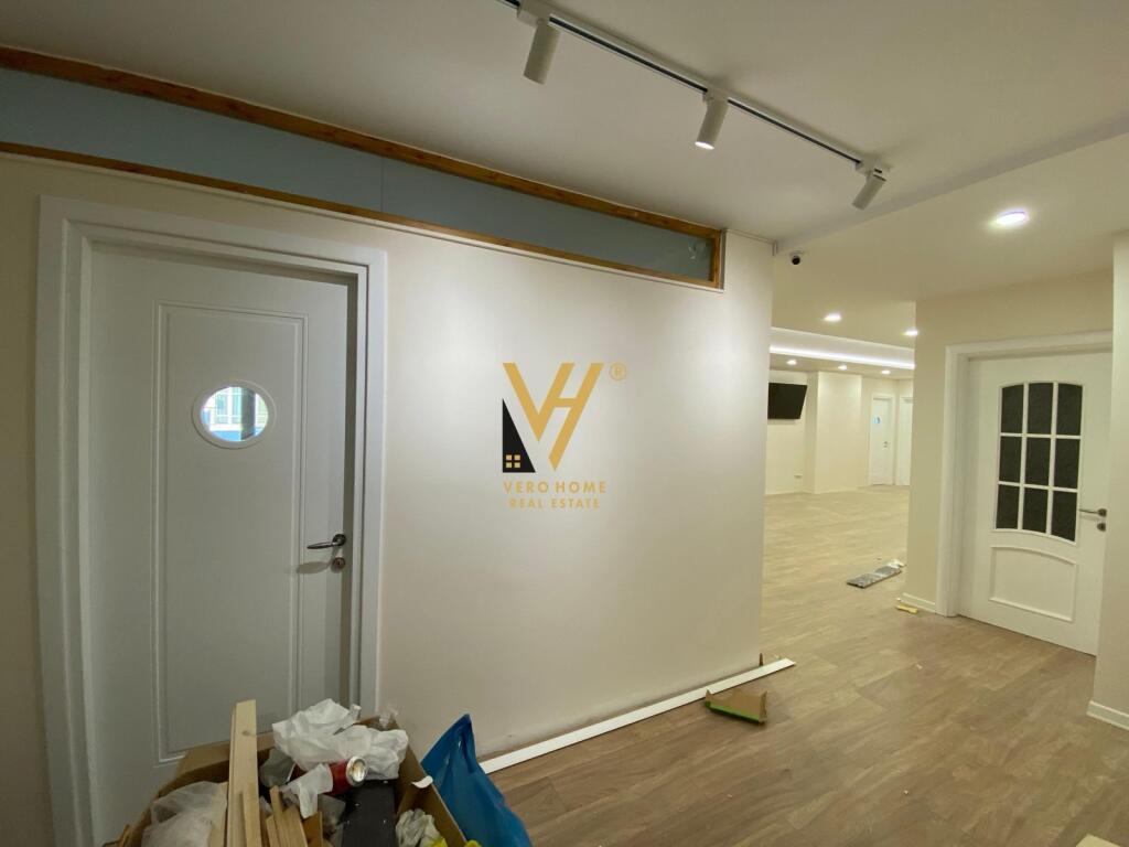 UFFICIO 180 M2 IN AFFITTO IN VIA KAVAJA 1.850 EURO