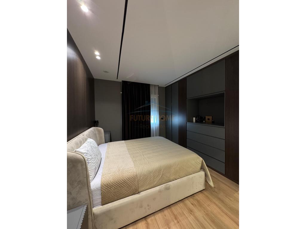Shitet Apartament 2+1+Post Parkimi, Kodra e Diellit