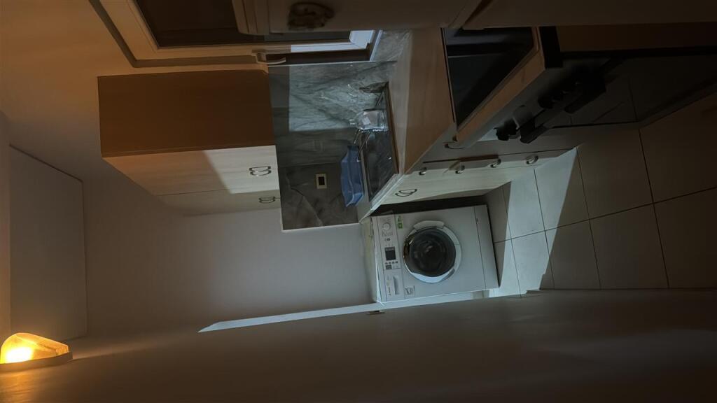 Ali demi, apartament 1+1 me qera (250 euro)
