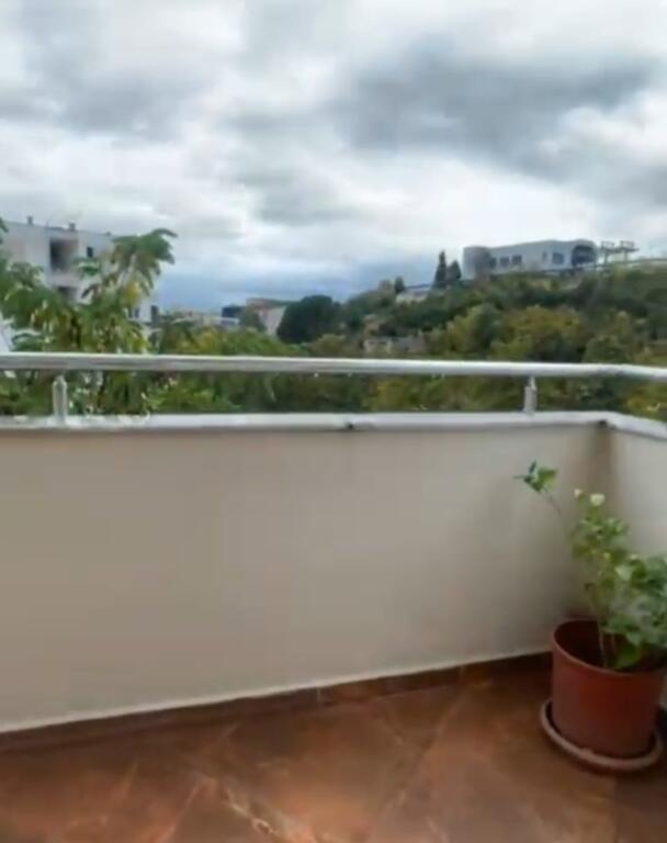 SHITET APARTAMENT 2+1+2 BALLKONE TEK   FRESKU
