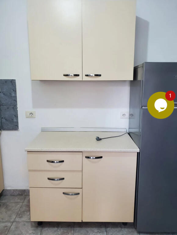 Qera, Hyrje 1+1, Porcelan, 300 euro
