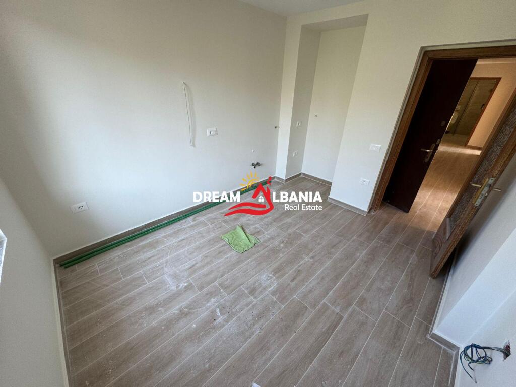Locale Ufficio ( Ap 3+1 ) in affitto in Via Durazzo (ID 42711344)
