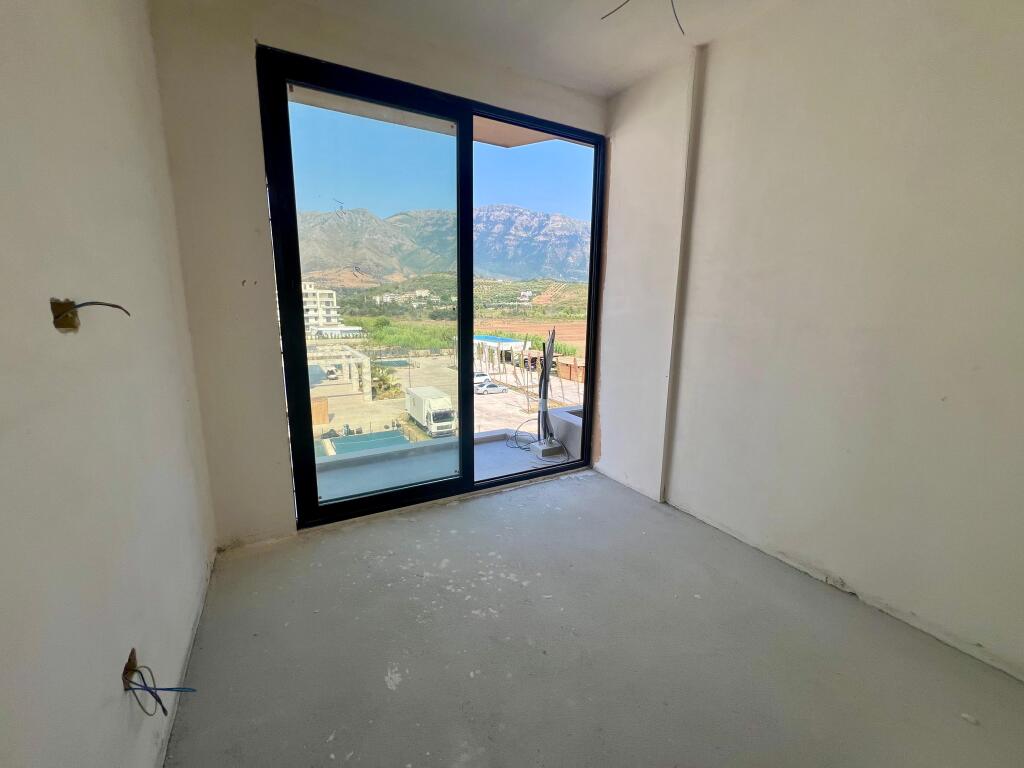 Apartament Per Shitje Tek Regina Palm Radhime