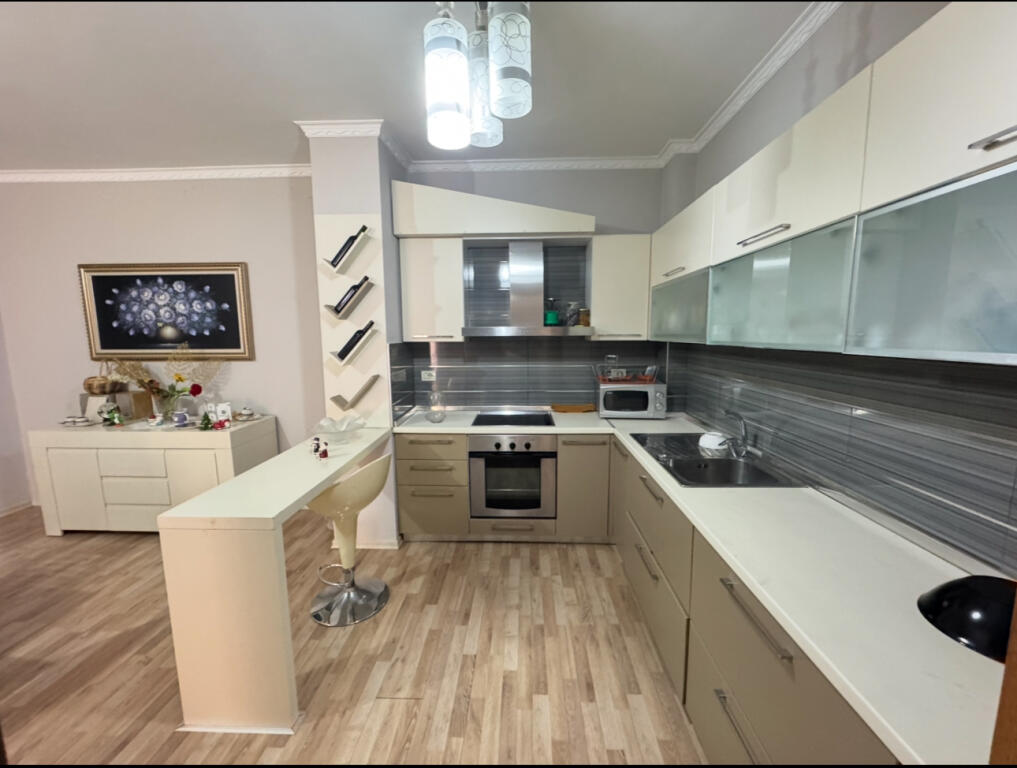 APARTAMENT 2+1 PER QIRA NE MISTO MAME !