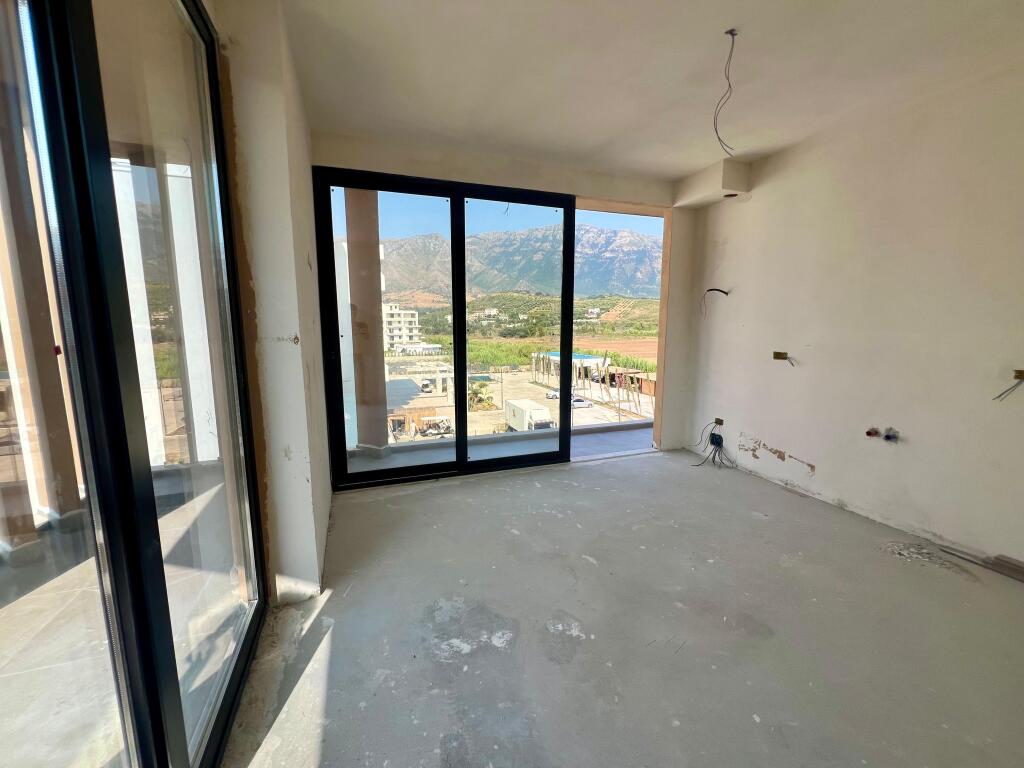 Apartament Per Shitje Tek Regina Palm Radhime
