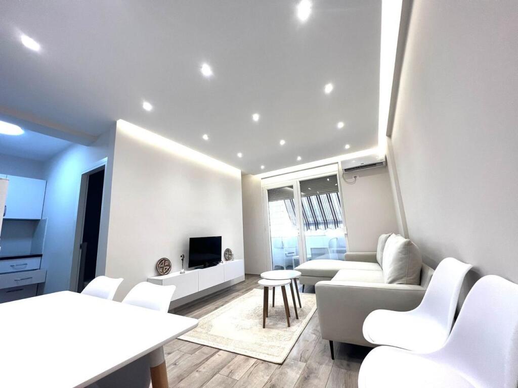 1+1 for rent Pazari i Ri